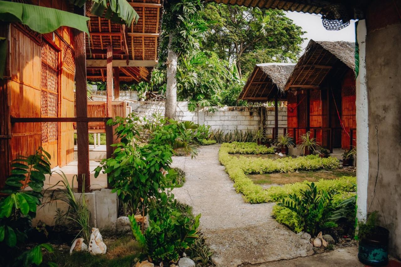 Suba Beach Nipa Huts Daanbantayan Exterior photo